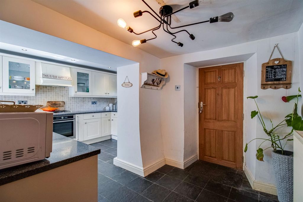 Property photo 2 of 23