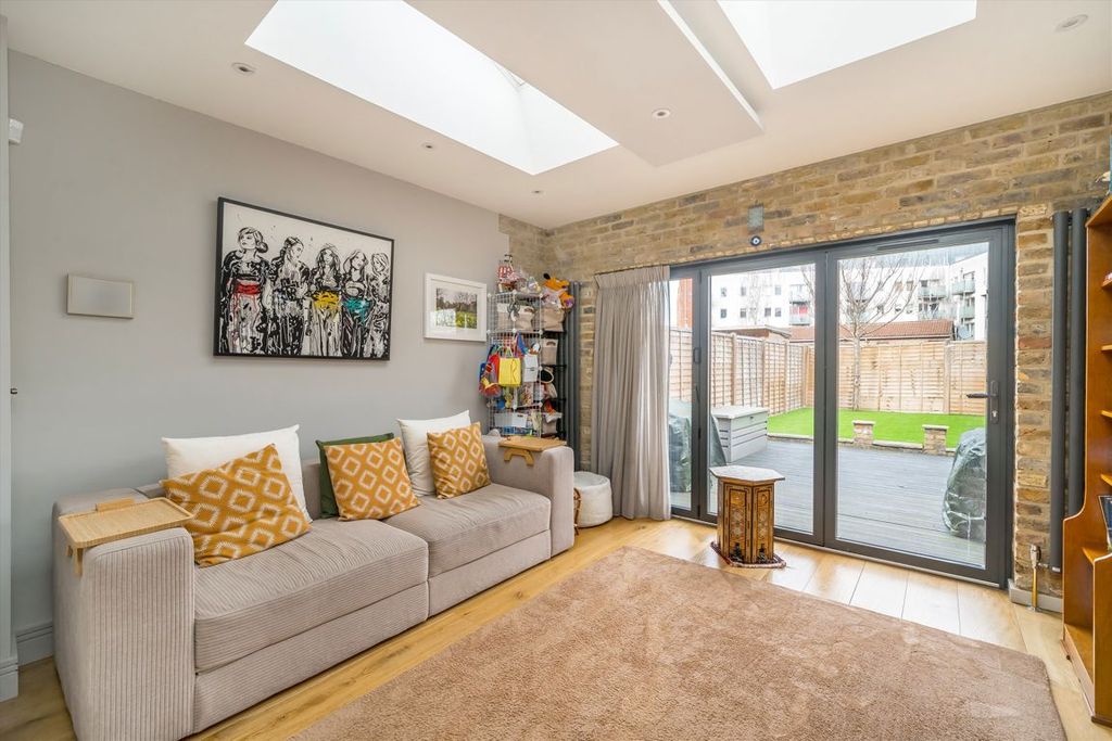 Property photo 2 of 10