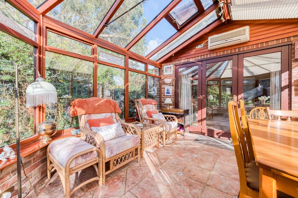 Property photo 3 of 28