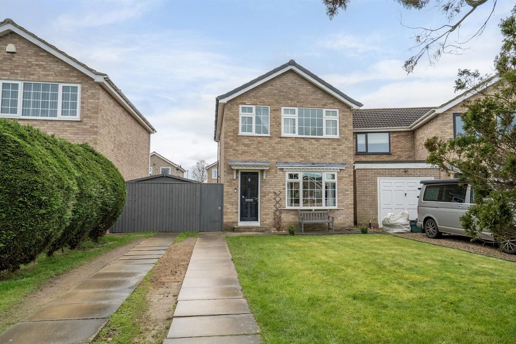 Property photo 1 of 15 External