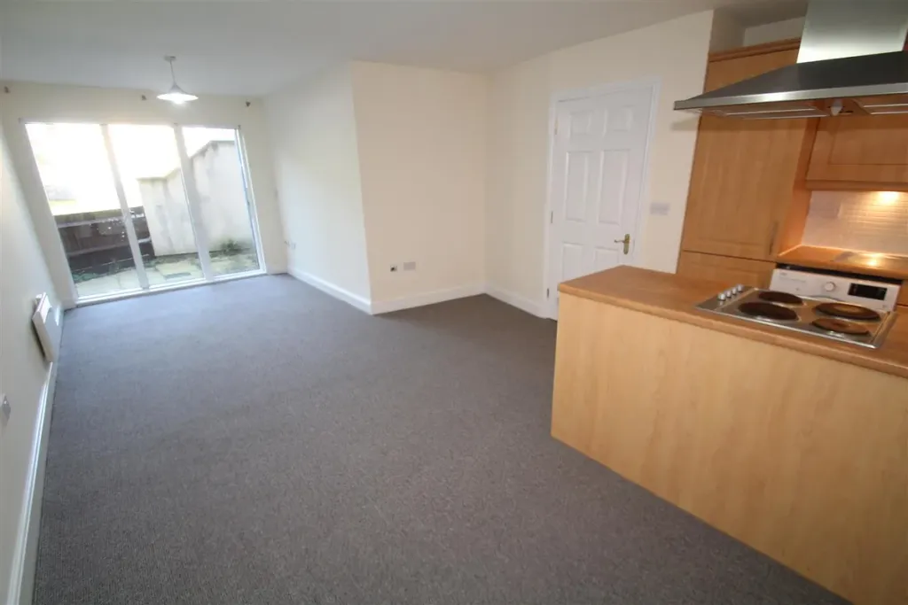 Property photo 3 of 8