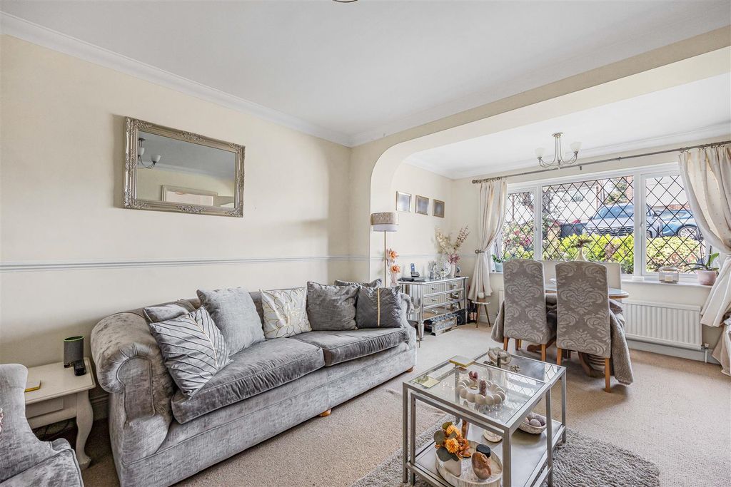 Property photo 3 of 16 Living/Dining Room