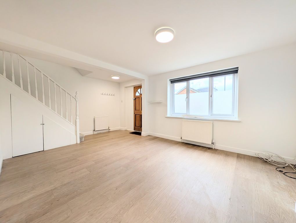 Property photo 3 of 25 Living Room