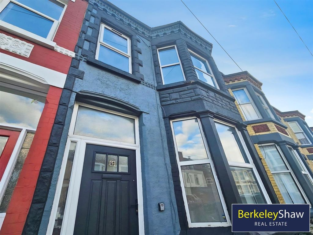 Property photo 1 of 13 External