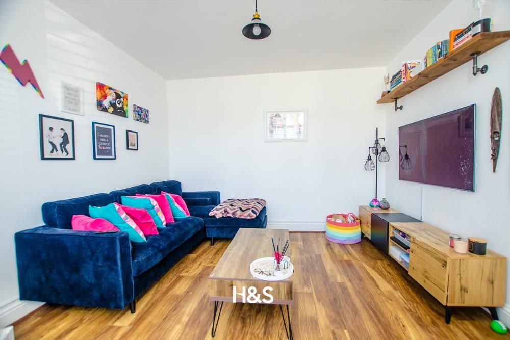 Property photo 3 of 23 80 Brandwood Road - Lounge.Jpg