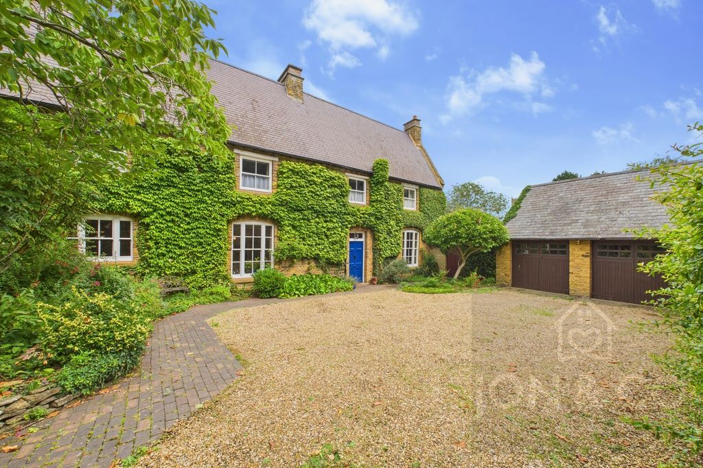 Property photo 2 of 41