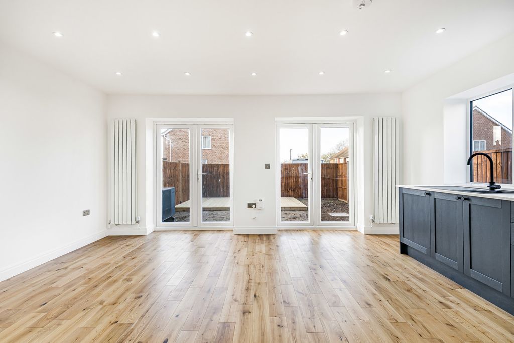 Property photo 2 of 16 Reception Room