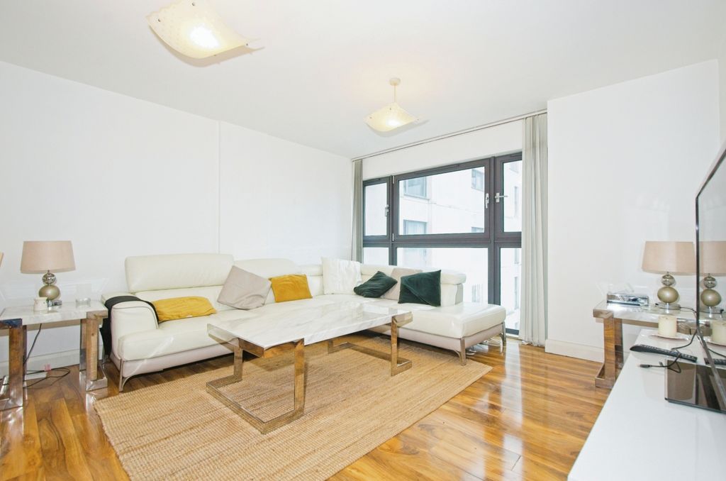 Property photo 2 of 15 Living/Dining Area