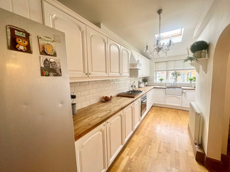 Property photo 3 of 15 Kitchen