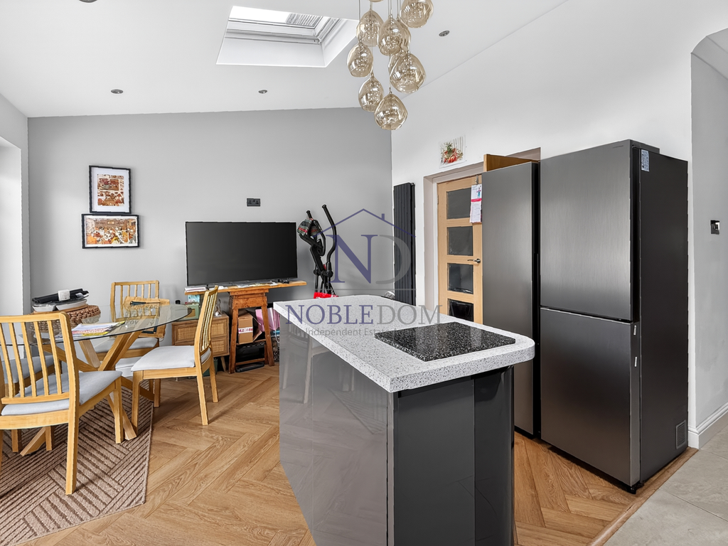Property photo 2 of 19 Gallery