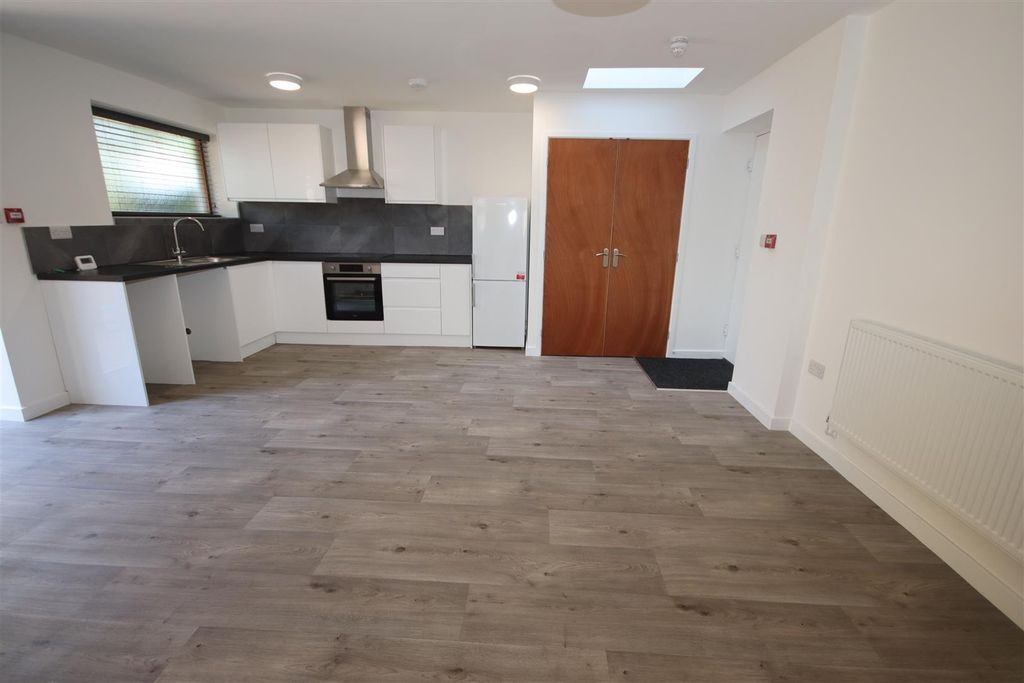 Property photo 3 of 8 Img_8735.Jpg