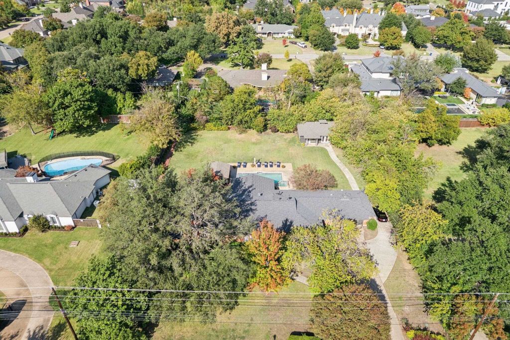 Property photo 1 of 31