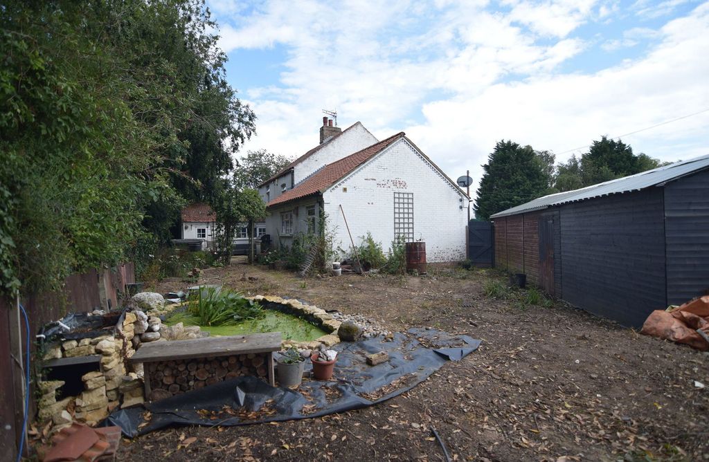 Property photo 3 of 21