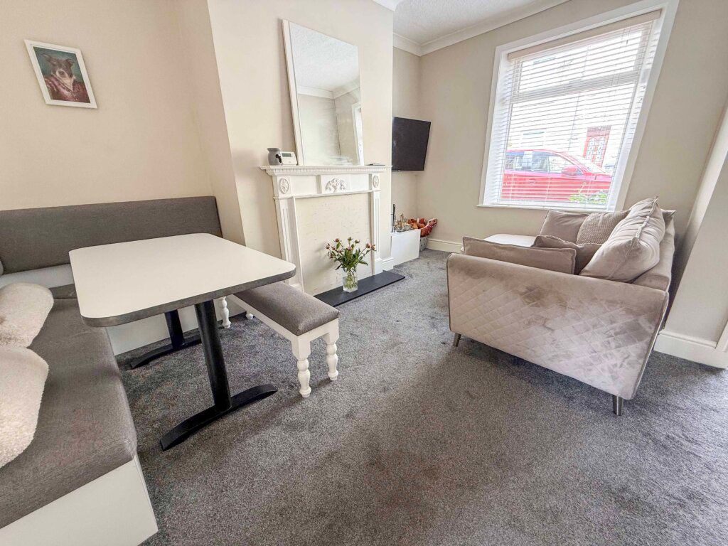 Property photo 2 of 28