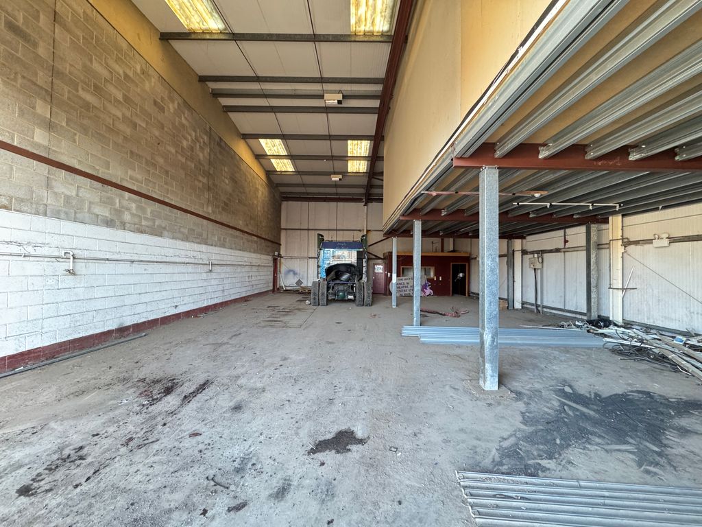 Property photo 3 of 6