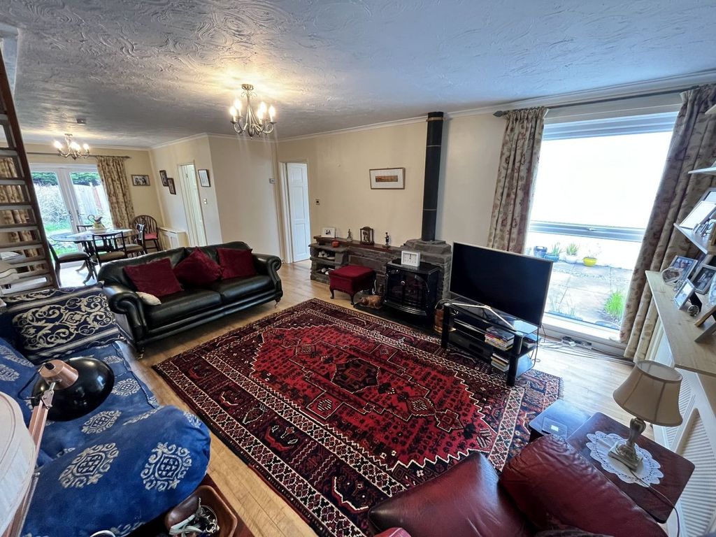 Property photo 3 of 20