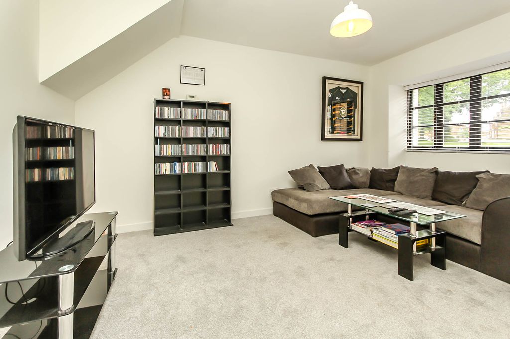 Property photo 3 of 9 Lounge