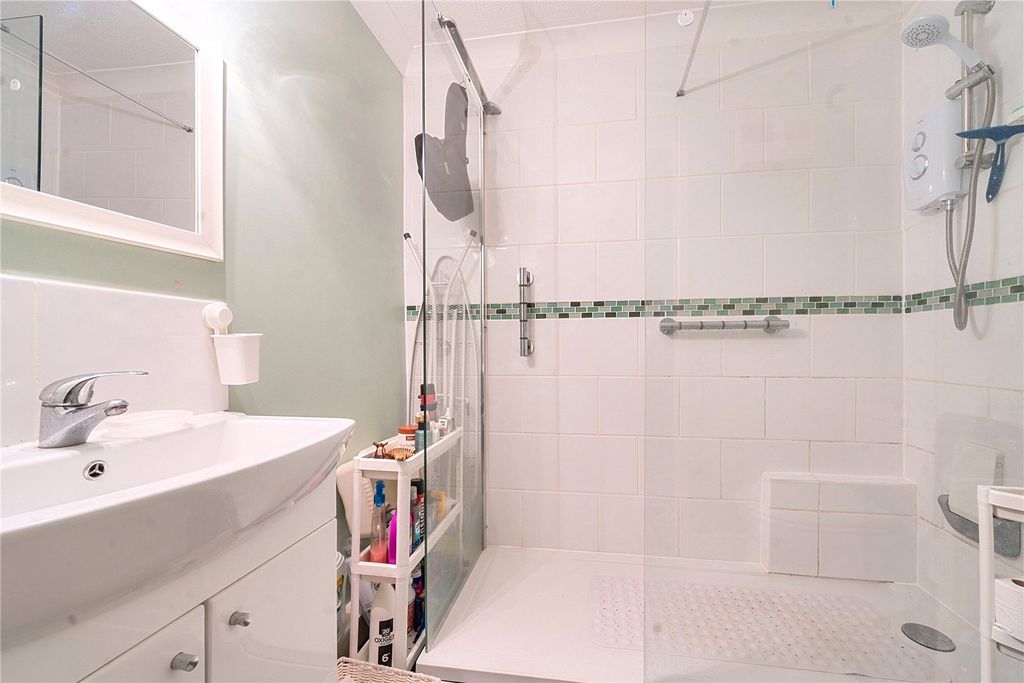 Additional image 6 of 1 bed flat for saleCharles Street, Petersfield, Hampshire GU32