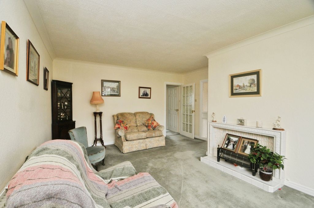 Property photo 3 of 17 Photo