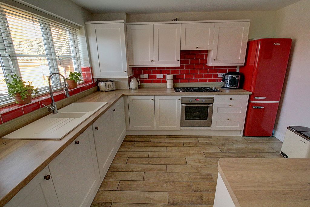 Property photo 3 of 16 Photo #3