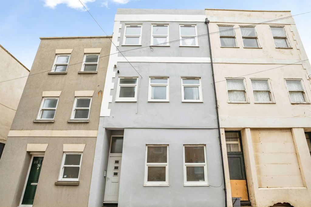 Property photo 1 of 31