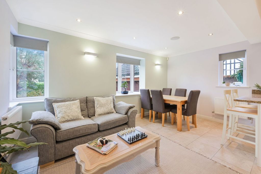 Property photo 3 of 22