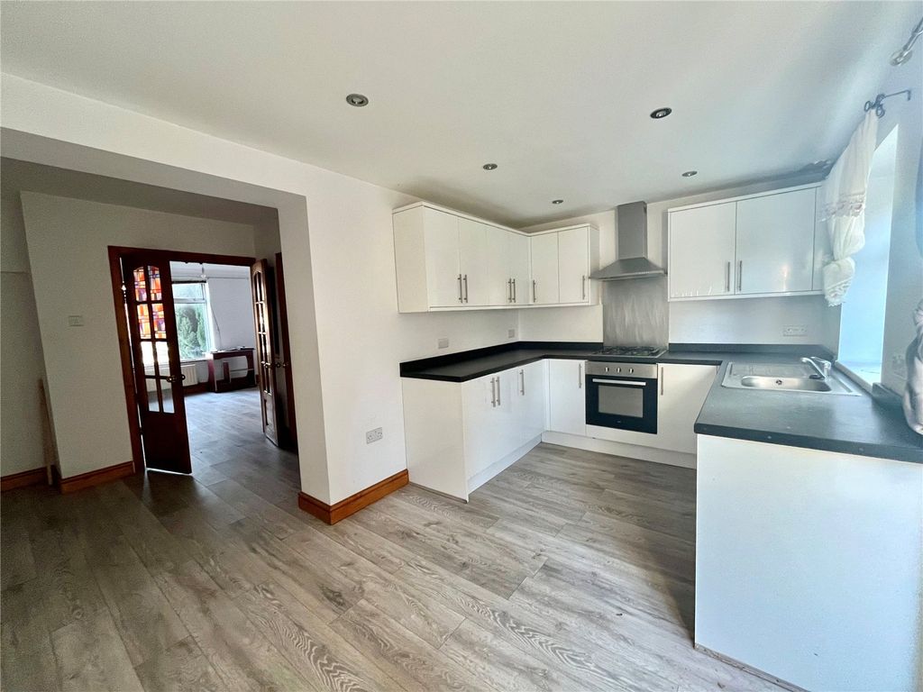 Property photo 3 of 16 Picture No. 13