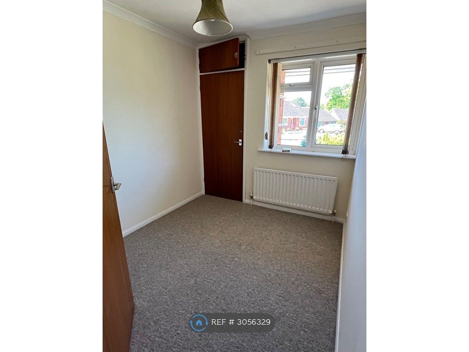 Property photo 3 of 9 Bedroom 3