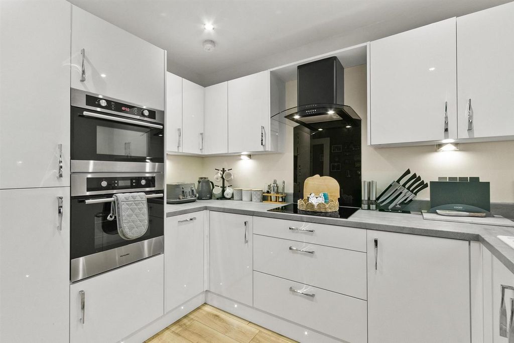 Property photo 3 of 25