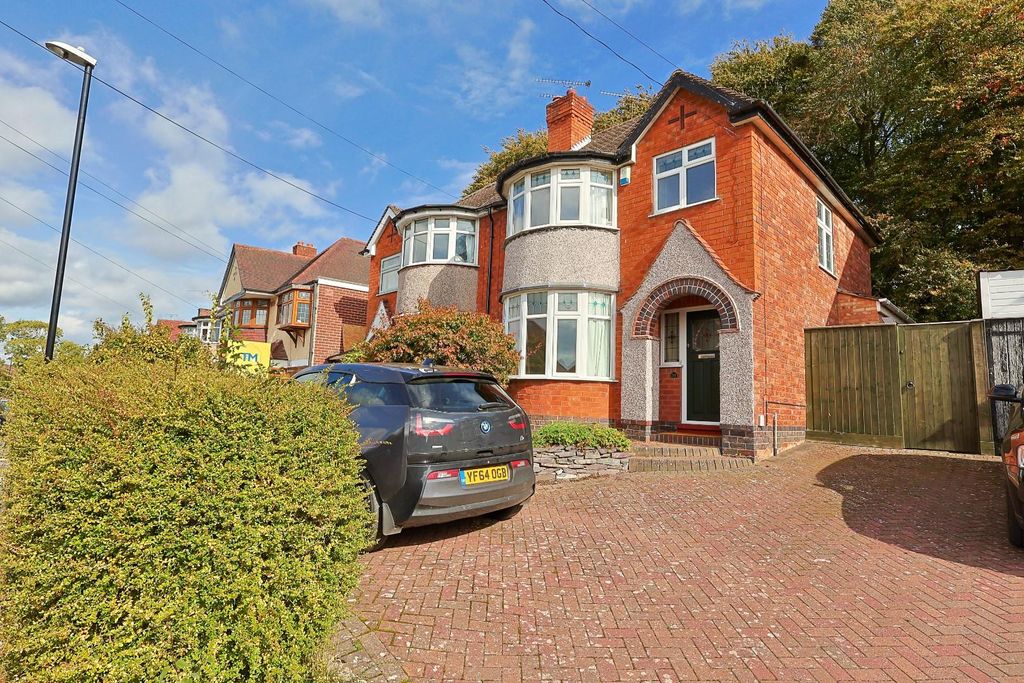 Property photo 2 of 14 Front