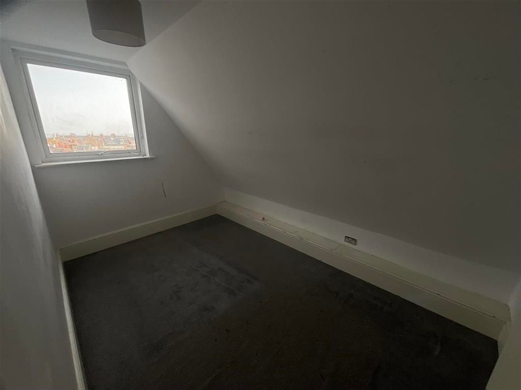 Property photo 1 of 9 Bedroom