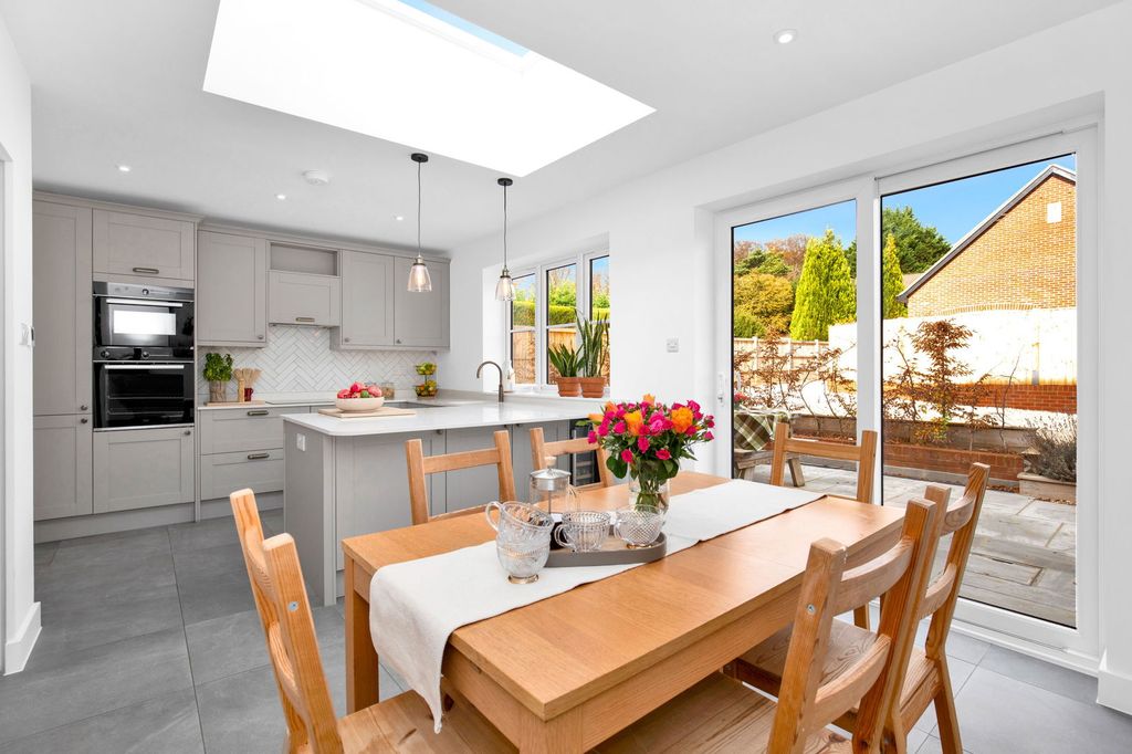 Property photo 3 of 21