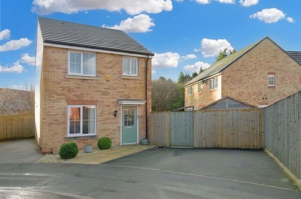 Property photo 1 of 31