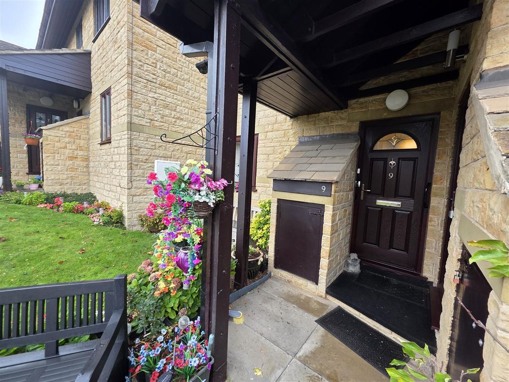 Property photo 1 of 11 Exterior