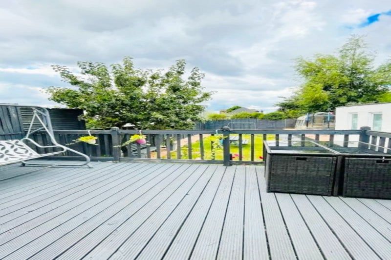 Property photo 1 of 9 Refurbished Modern 5 Bed House - Barnet