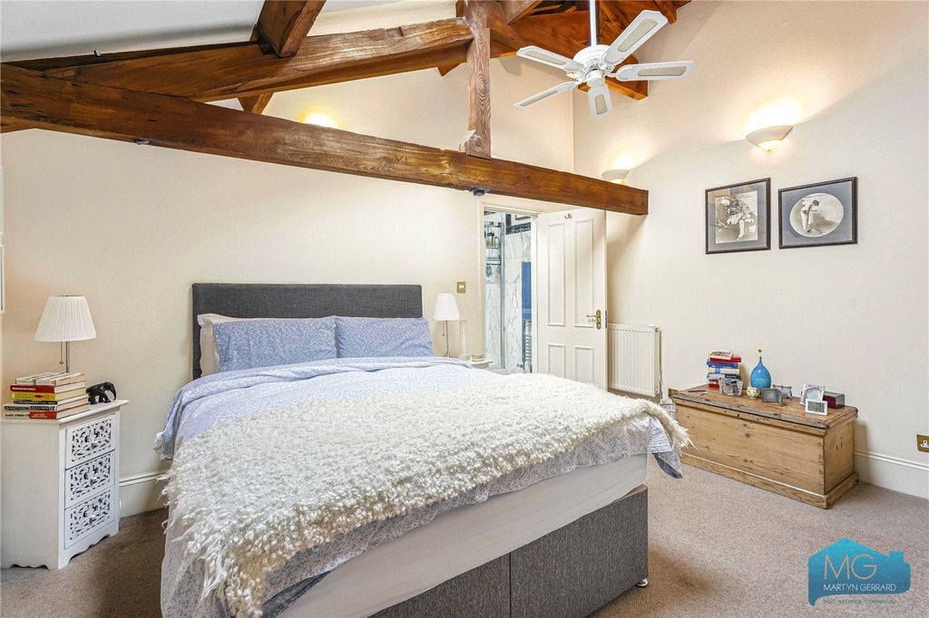 Property photo 2 of 27 Picture No. 48