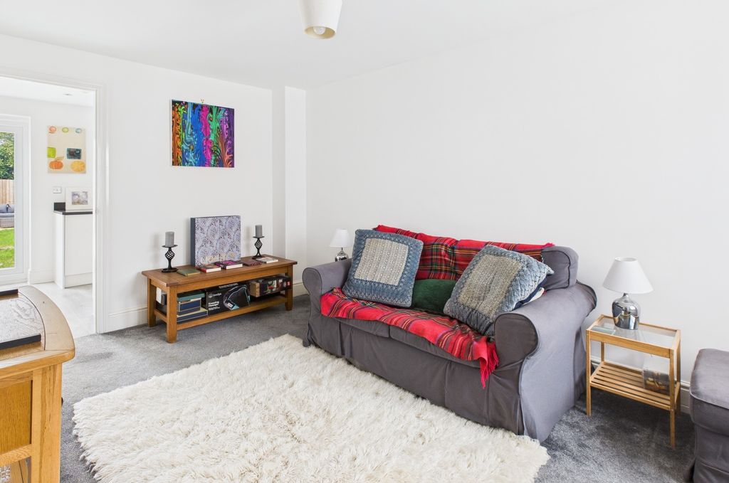 Property photo 3 of 13 Cam02519G0-Pr0262-Still007