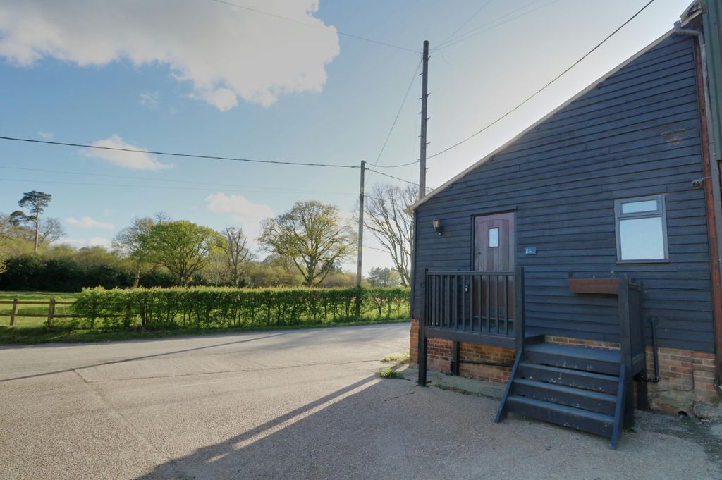 Property photo 1 of 6 Ext 2.Jpg
