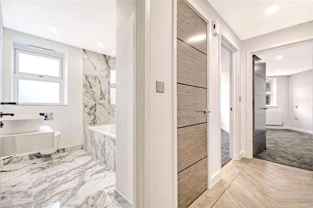 Property photo 3 of 8 Picture No. 07