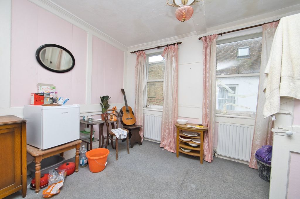 Property photo 2 of 8 Picture 2