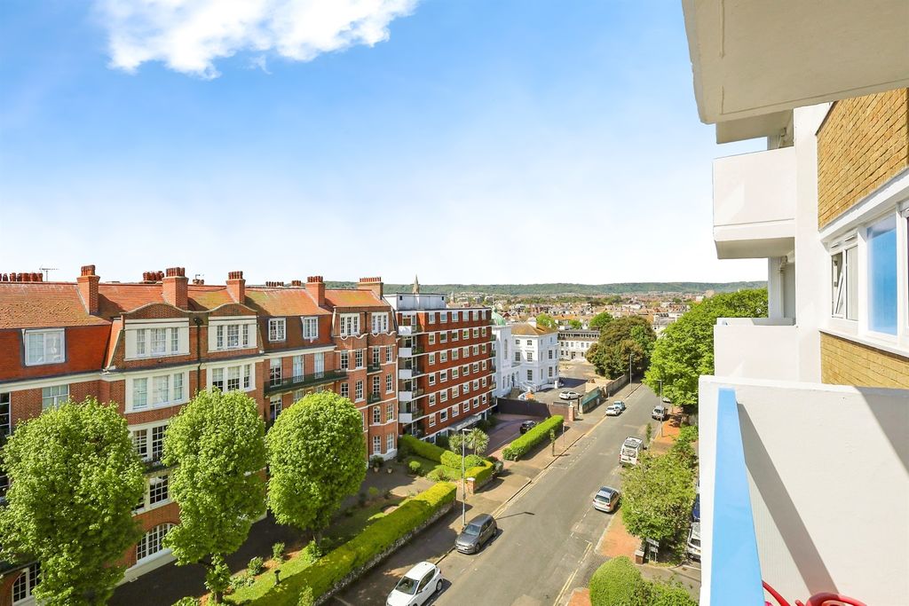 Property photo 3 of 5