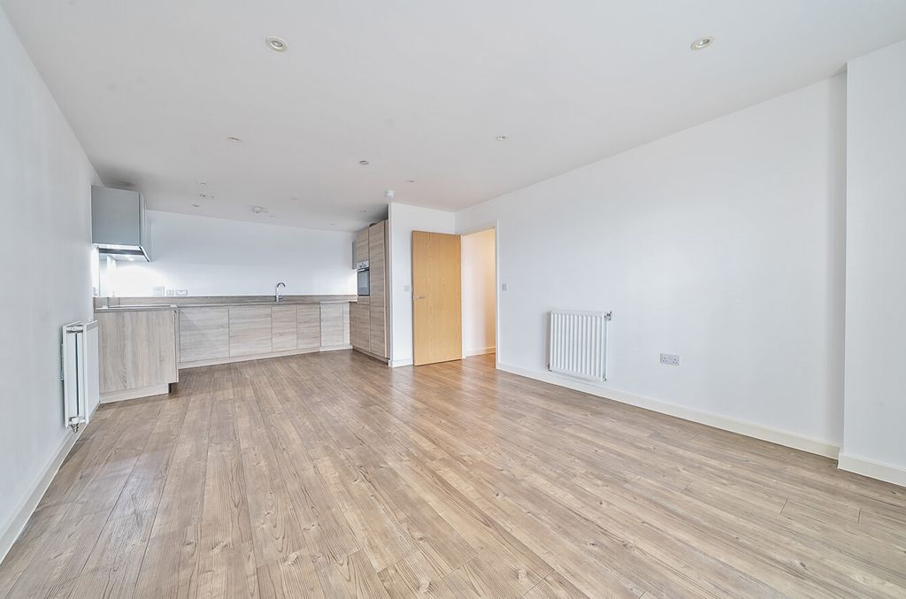 Property photo 3 of 20 1331887-7-6887c15...