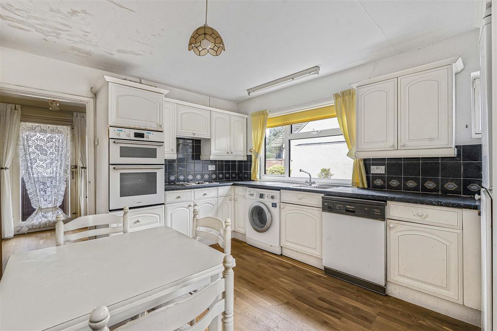 Property photo 3 of 18 17_62617.Jpg