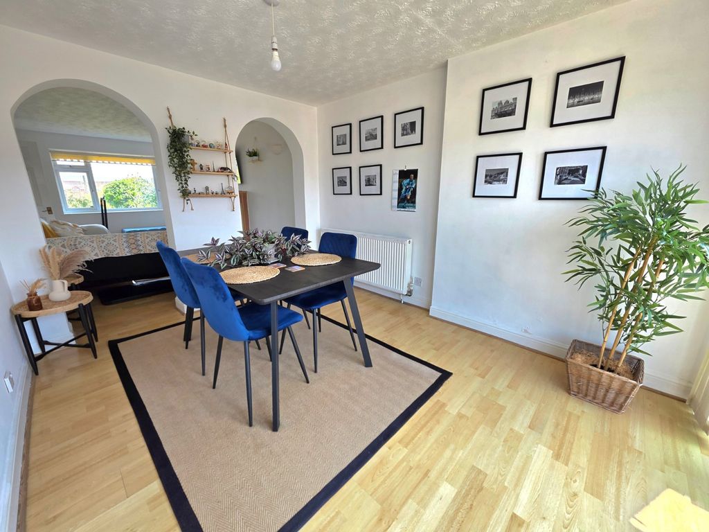 Property photo 2 of 15 Dining Room
