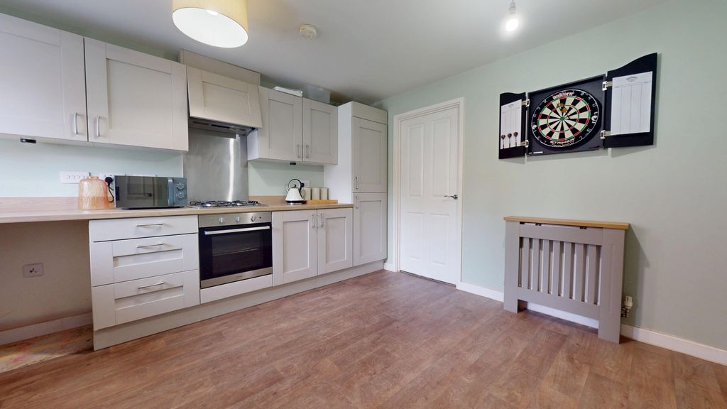 Property photo 2 of 20 4188882