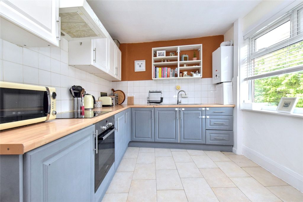Property photo 2 of 17 Picture No. 10