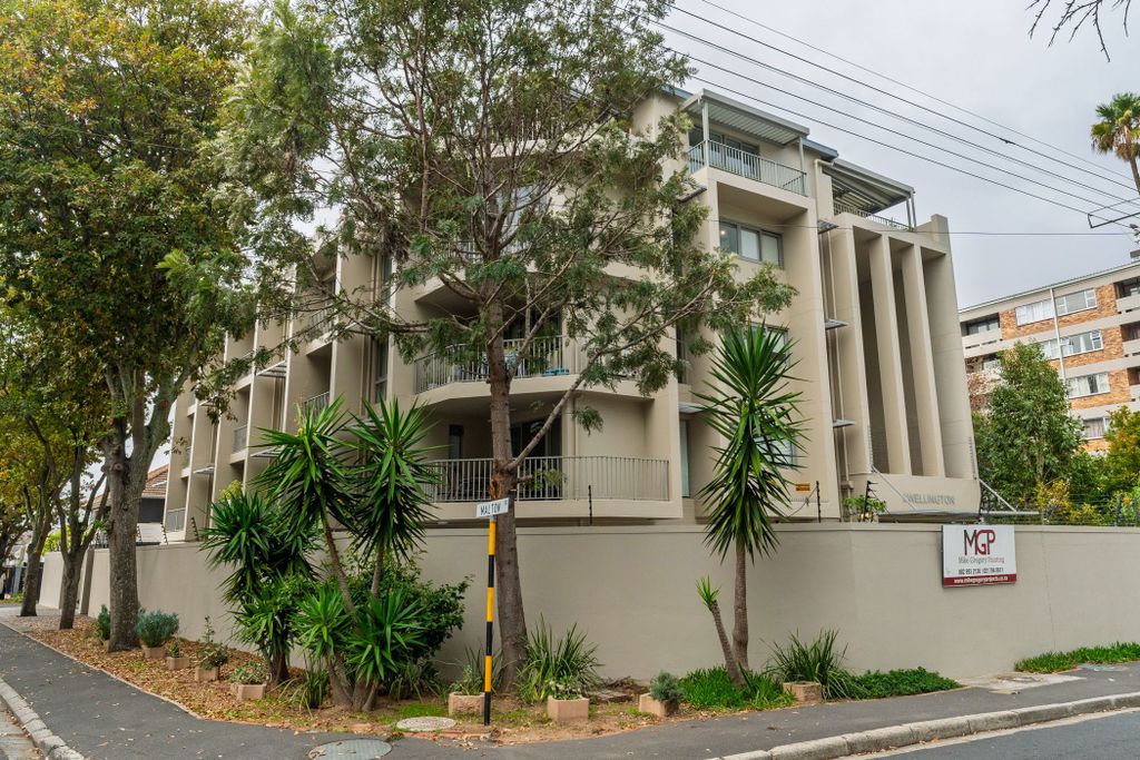 Property photo 1 of 20 Kw1741404