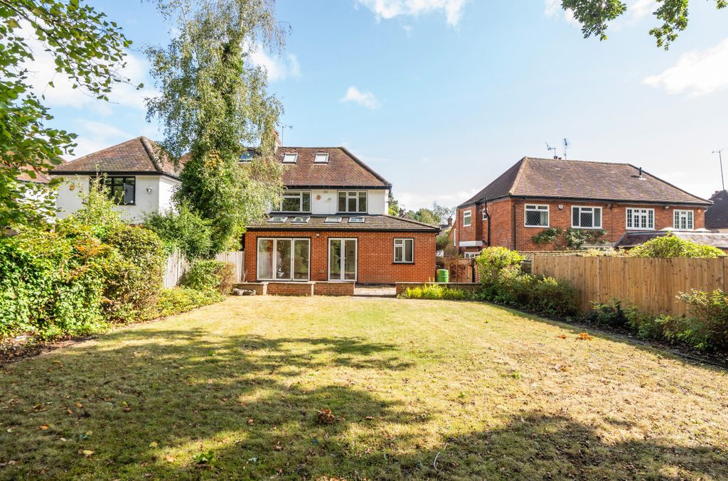 Property photo 2 of 16 1348368-16-68B97d...