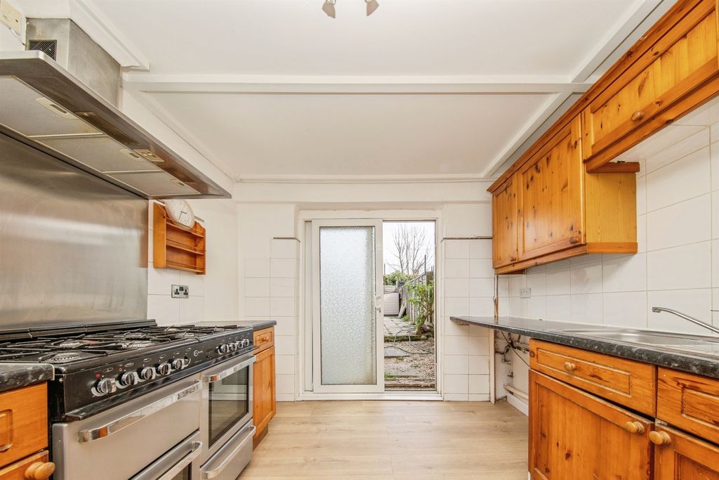 Property photo 3 of 14