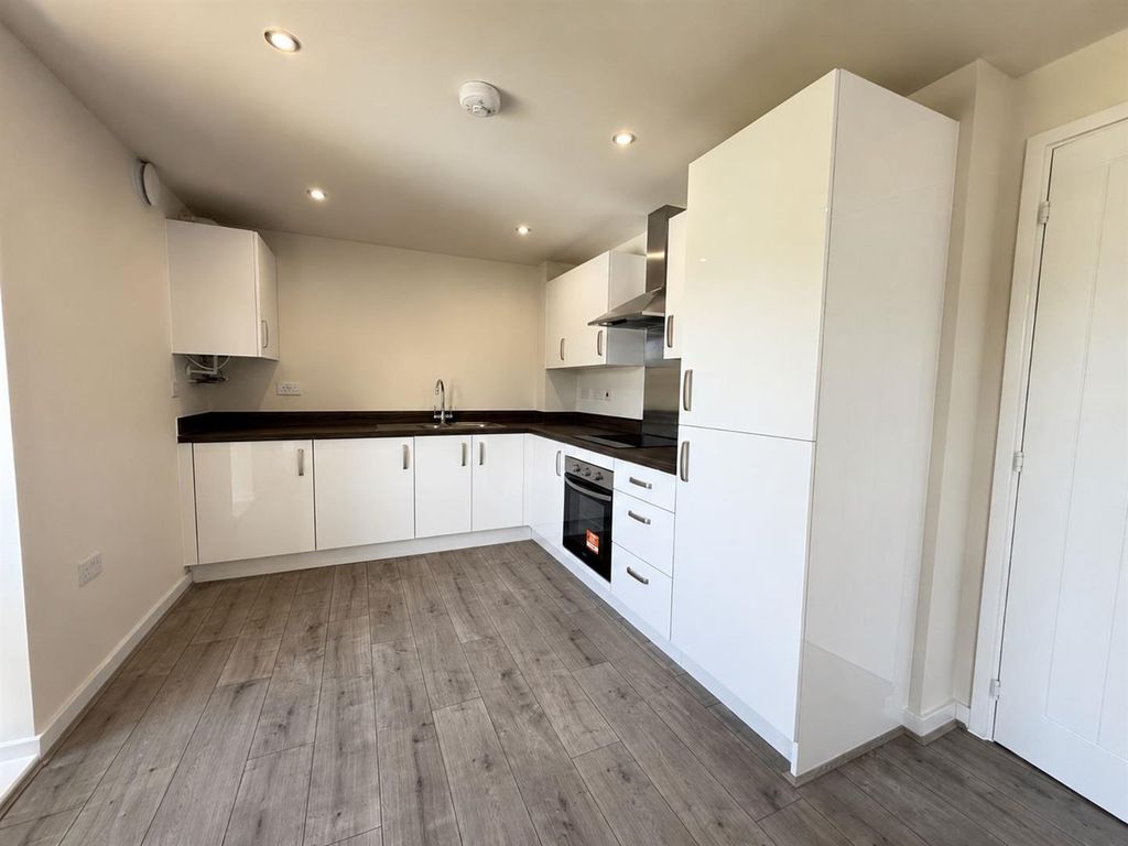 Property photo 1 of 16 Kitchen.Jpg